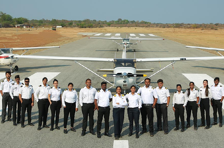 Which Institute Is The Best for Flying Training in Delhi?
